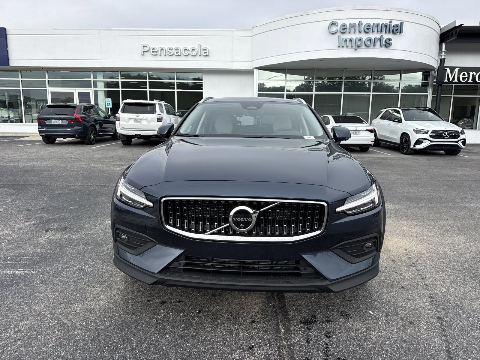 New 2026 Volvo V60 B5 Cross Country Plus w/ Protection Package Premier AWD/4WD image 8