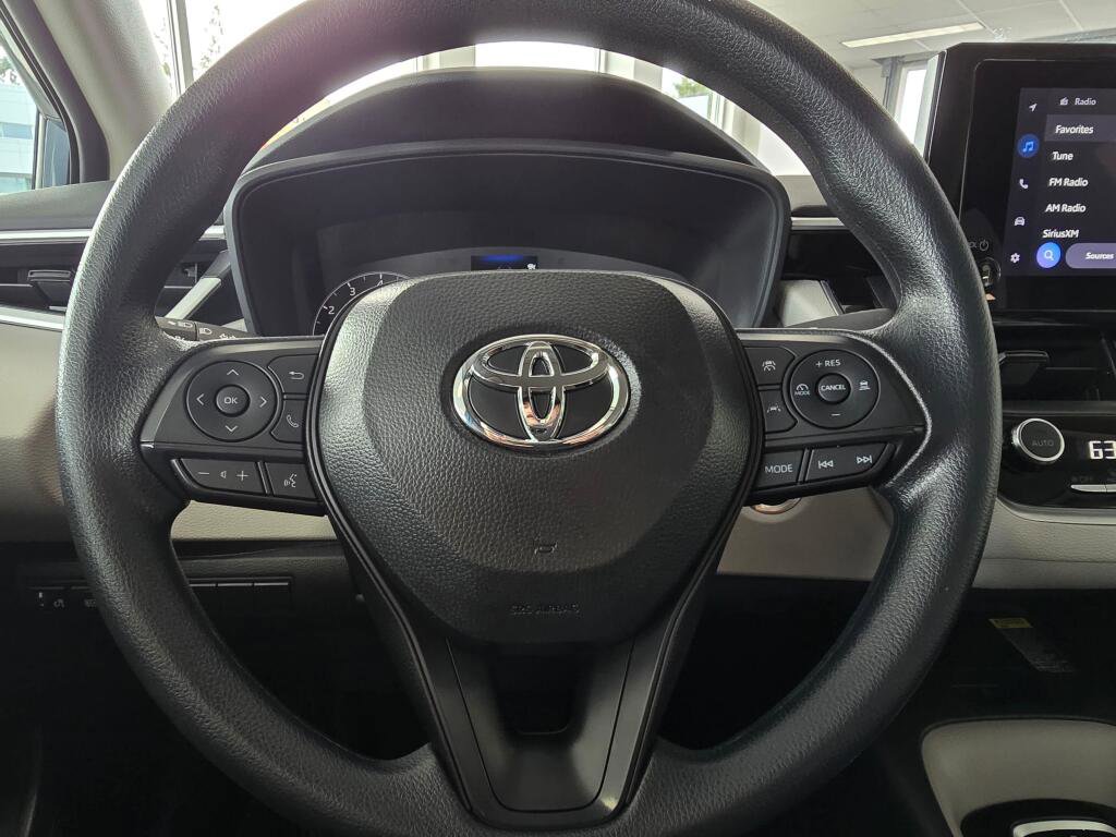 Used 2025 Toyota Corolla LE w/ LE Premium Package image 26