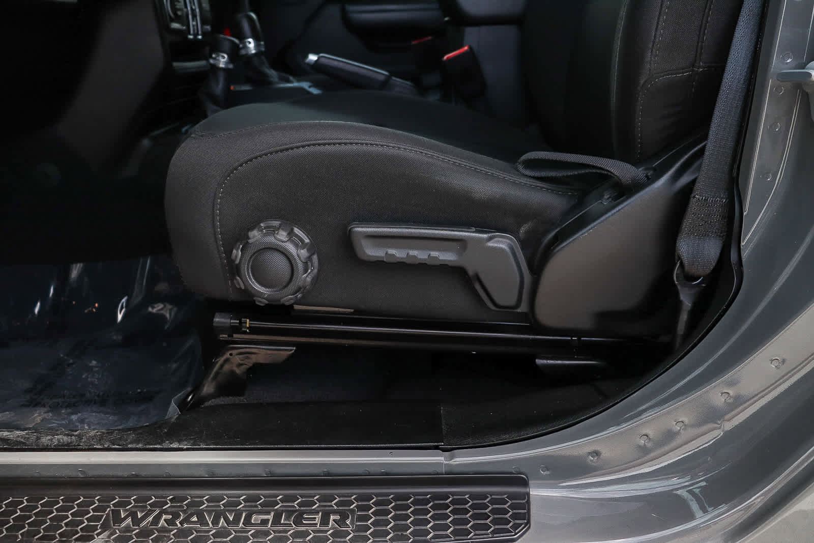 Used 2018 Jeep Wrangler Unlimited Sport S AWD/4WD image 22