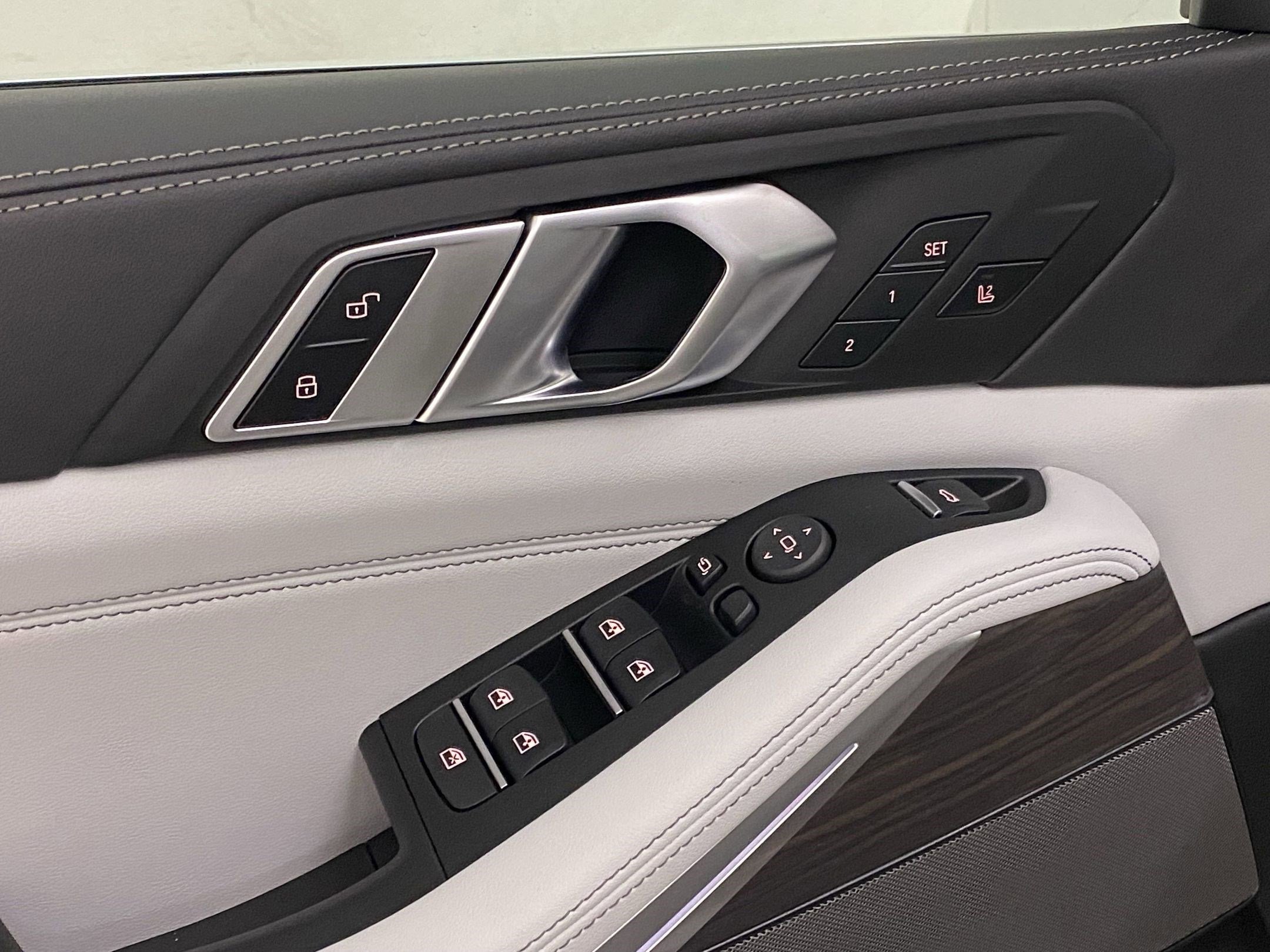 Used 2026 BMW X5 xDrive50e w/ Climate Comfort Package image 24