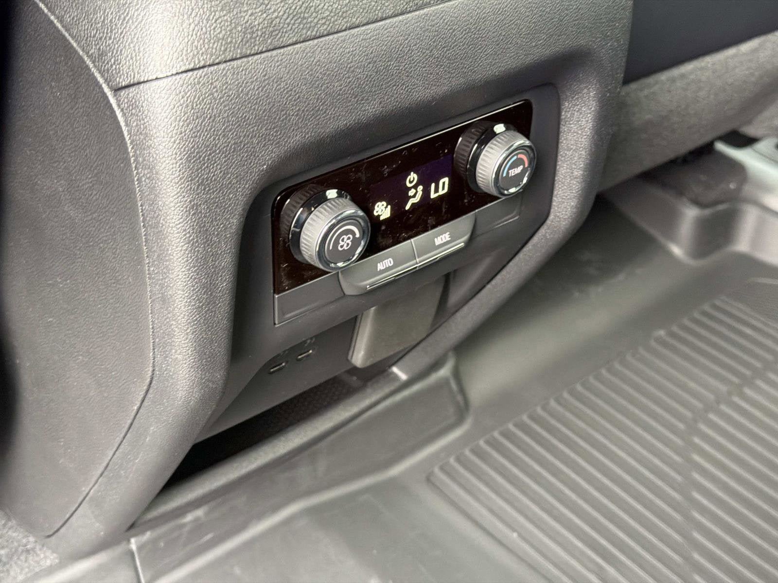 New 2026 Chevrolet Traverse Z71 AWD/4WD image 8