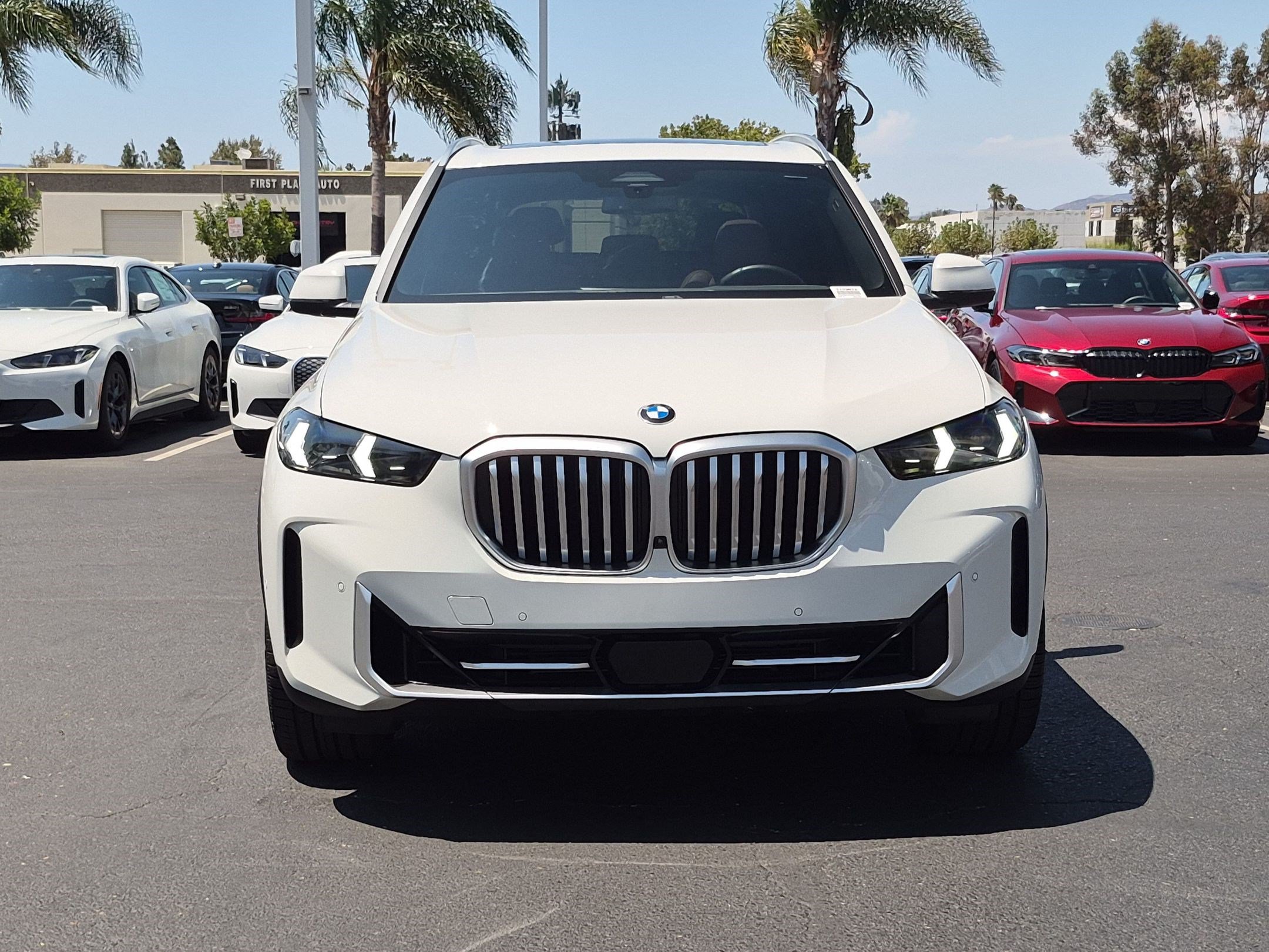 Used 2024 BMW X5 xDrive40i w/ Parking Assistance Package AWD/4WD image 3