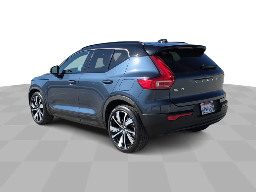 Used 2022 Volvo XC40 P8 Recharge Plus image 6