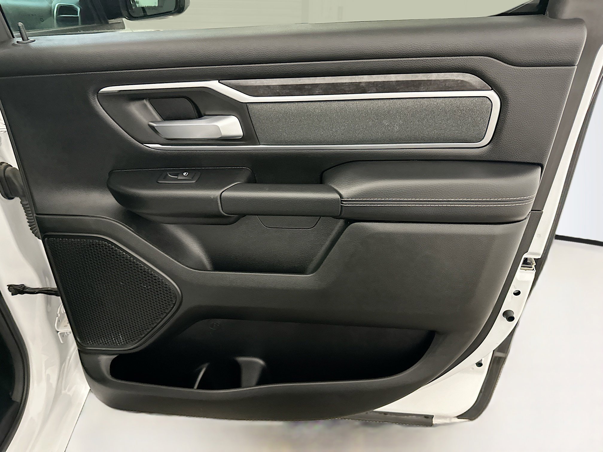 Used 2023 RAM 1500 Big Horn image 30