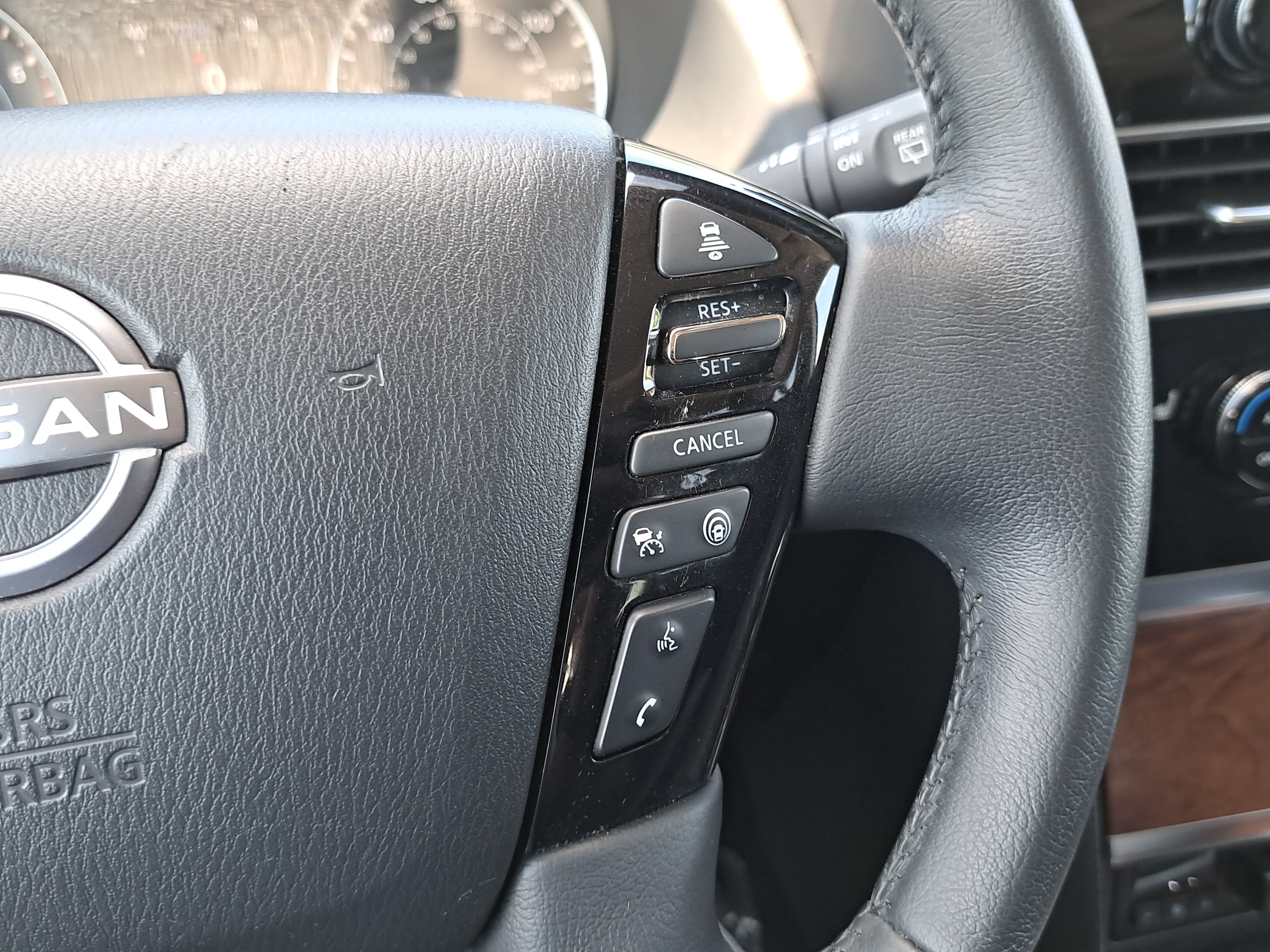 Used 2022 Nissan Armada SL AWD/4WD image 19