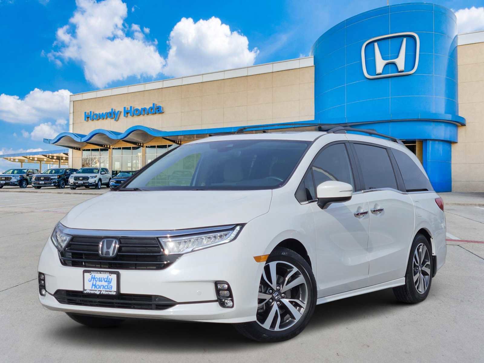 Used 2023 Honda Odyssey Touring image 1