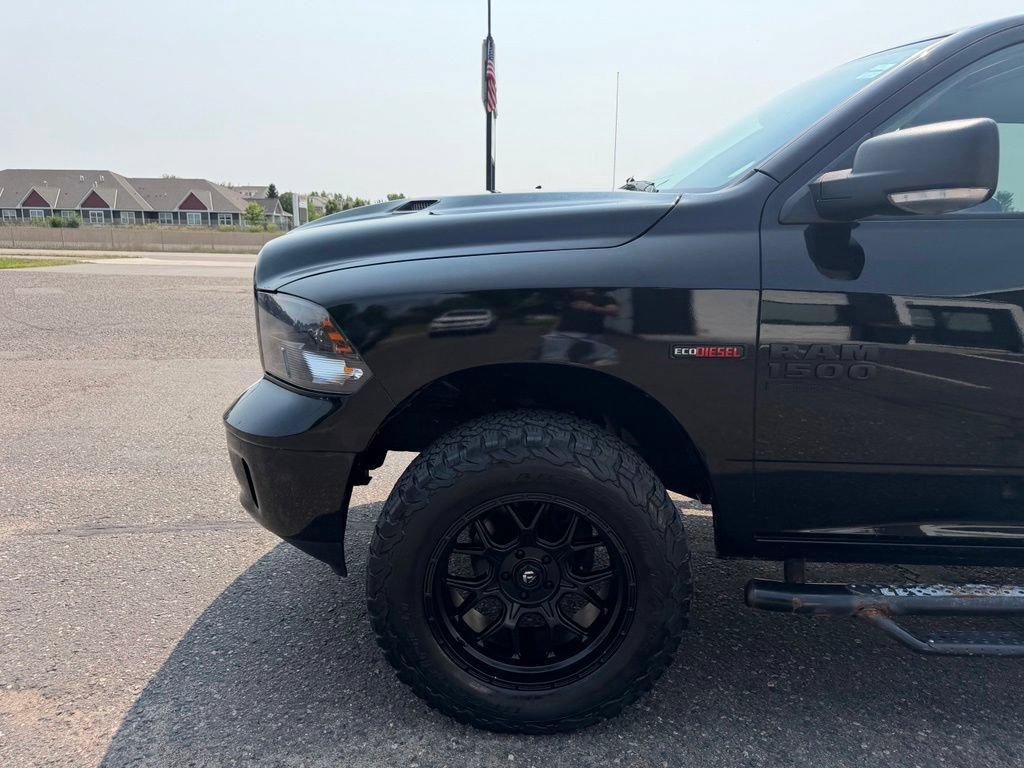 Used 2019 RAM 1500 Classic SLT w/ Black Appearance Group AWD/4WD image 11
