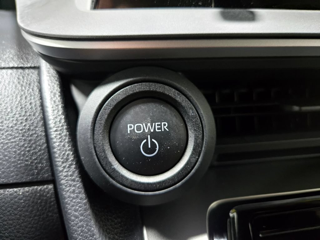 Used 2024 Toyota Prius LE AWD/4WD image 17