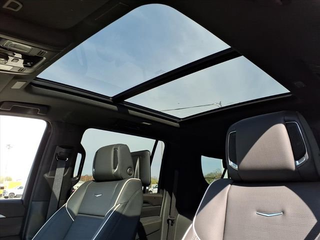 New 2026 Cadillac Escalade ESV Luxury w/ Touring Package image 9