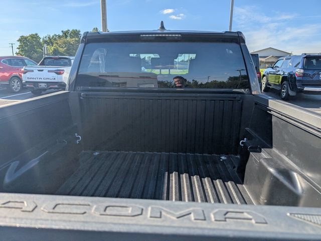 Used 2024 Toyota Tacoma SR5 AWD/4WD image 9