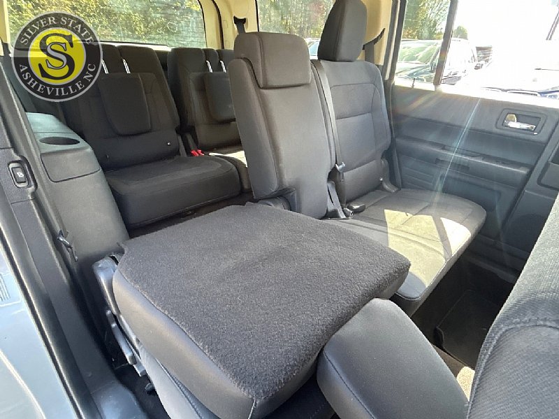 Used 2019 Ford Flex SE image 20