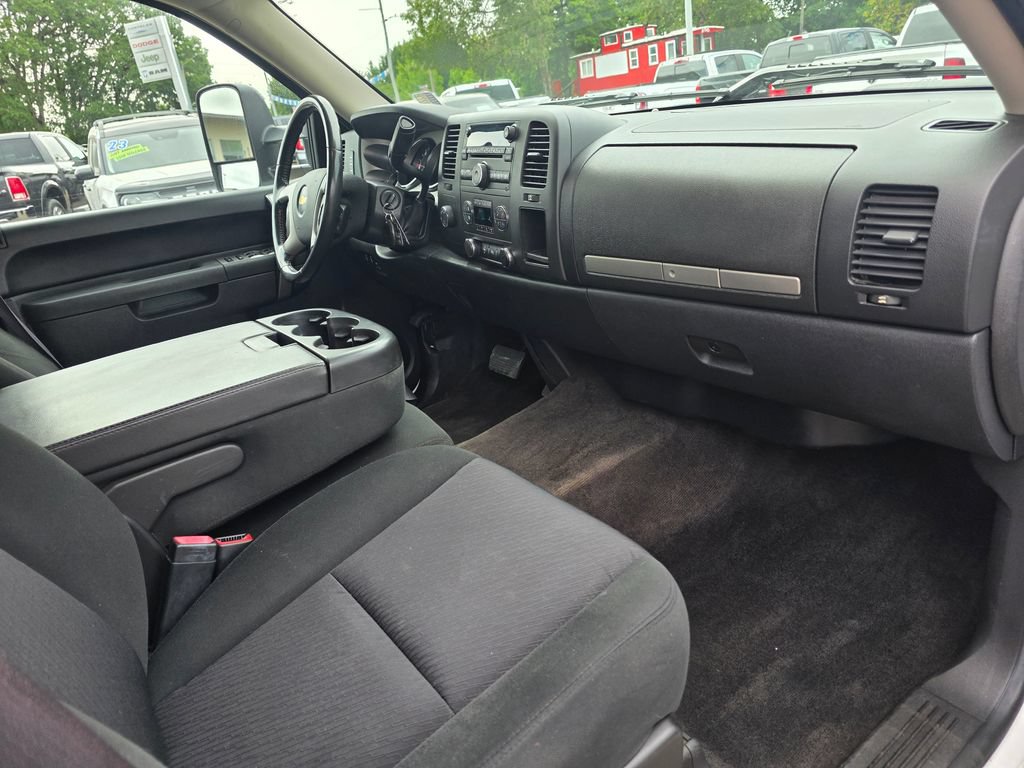 Used 2011 Chevrolet Silverado 1500 LT w/ All-Star Edition AWD/4WD image 21