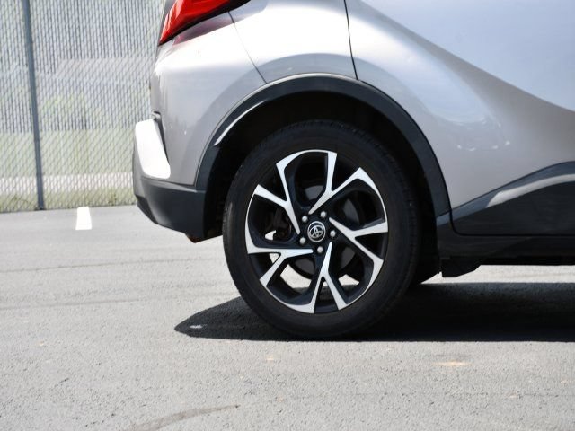 Used 2018 Toyota C-HR XLE FWD image 10