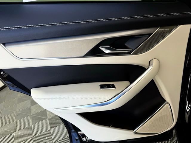 New 2026 Jaguar F-PACE R-Dynamic S image 24