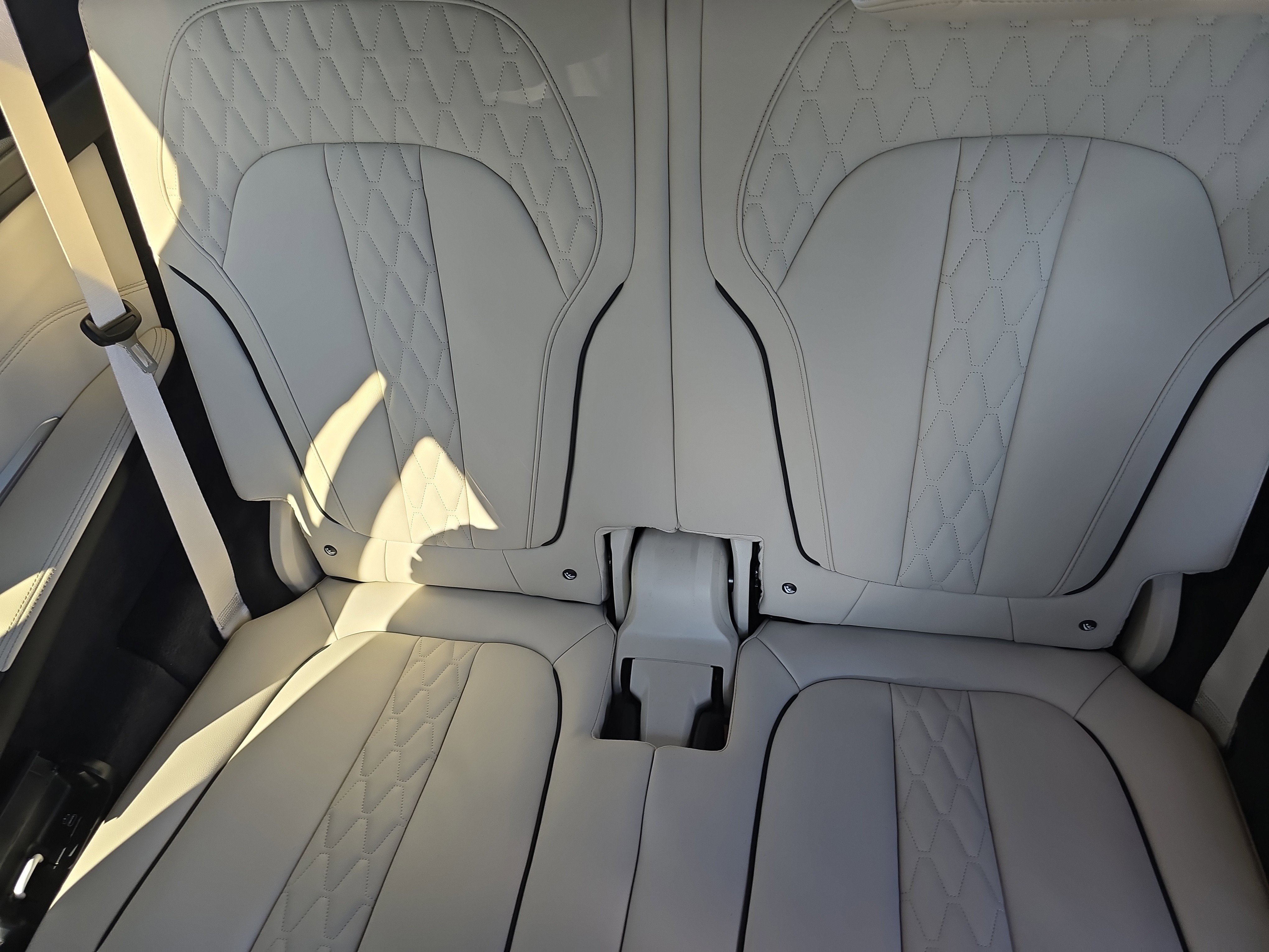 New 2026 BMW X7 M60i image 18