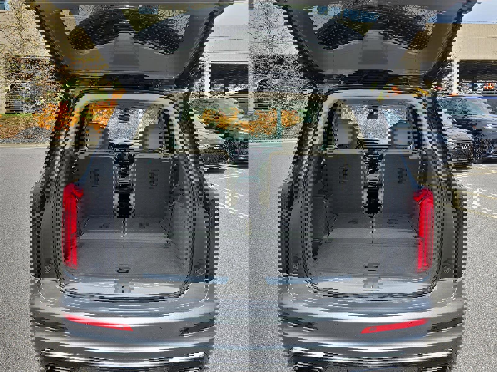 Used 2020 Cadillac XT6 Premium Luxury image 5