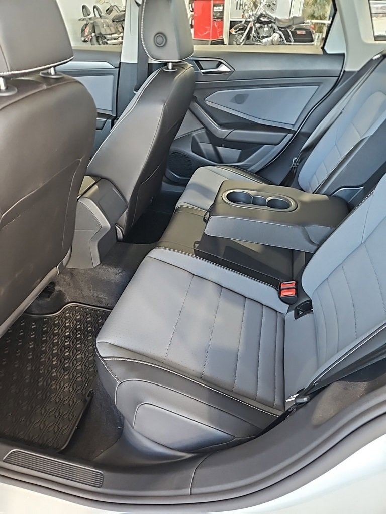 Used 2025 Volkswagen Jetta SE image 22
