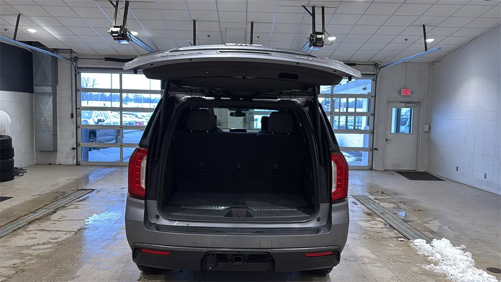 Used 2021 GMC Yukon AT4 w/ AT4 Premium Plus Package image 16