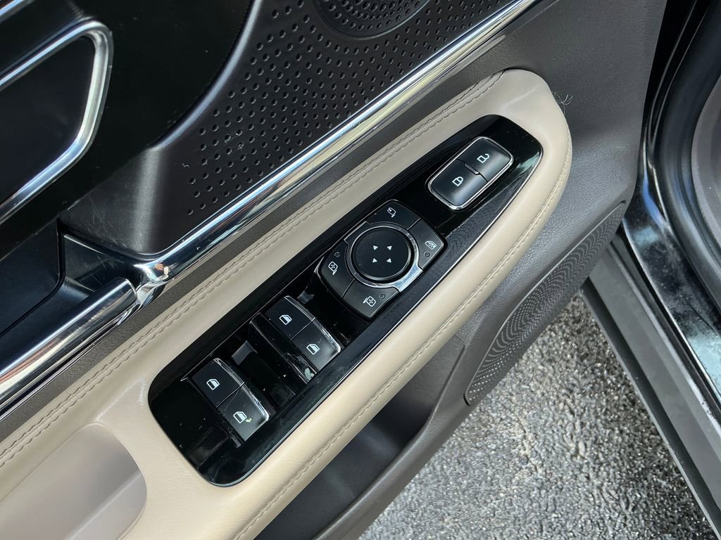 Certified 2024 Lincoln Corsair Reserve w/ Equipment Group 201A image 16