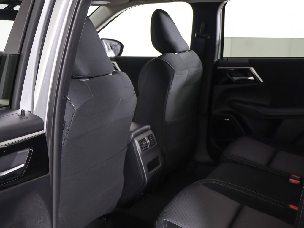New 2026 Mitsubishi Outlander ES image 28