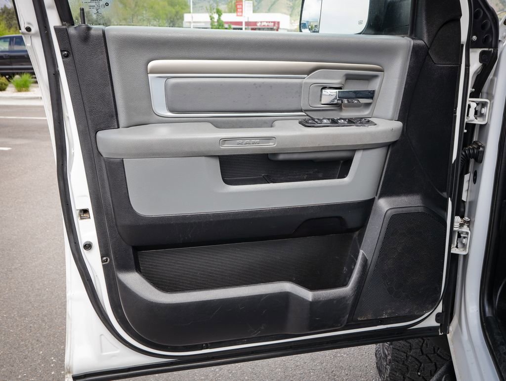 Used 2018 RAM 2500 SLT AWD/4WD image 15