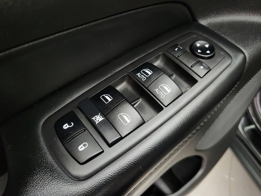 Used 2019 Jeep Grand Cherokee Limited AWD/4WD image 26