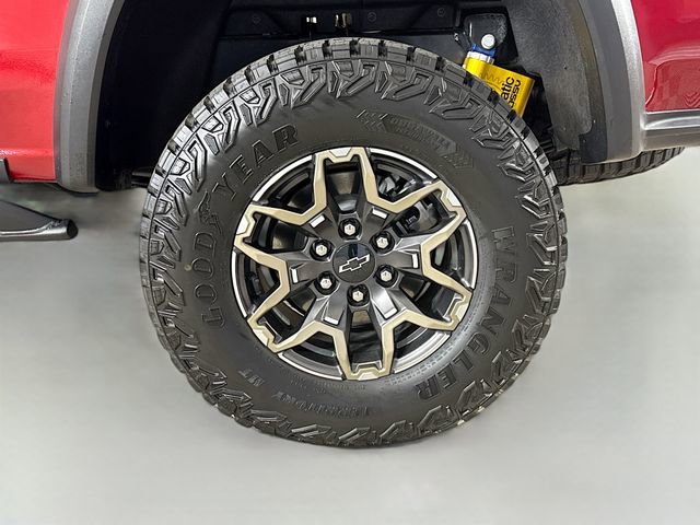 Used 2024 Chevrolet Colorado ZR2 w/ ZR2 Convenience Package III AWD/4WD image 32