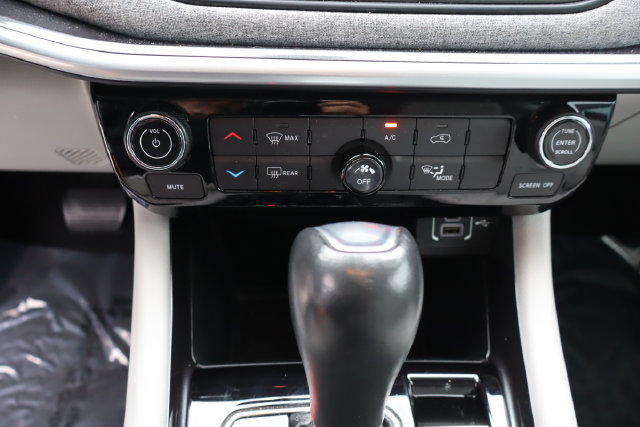 Used 2022 Jeep Compass Latitude FWD image 33