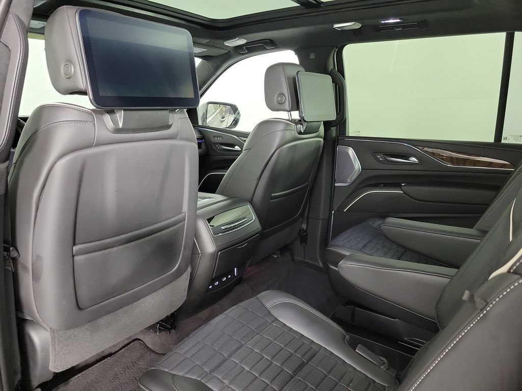 Used 2024 Cadillac Escalade ESV Premium Luxury Platinum AWD/4WD image 13