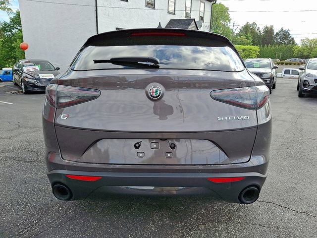 Used 2024 Alfa Romeo Stelvio Sprint image 5