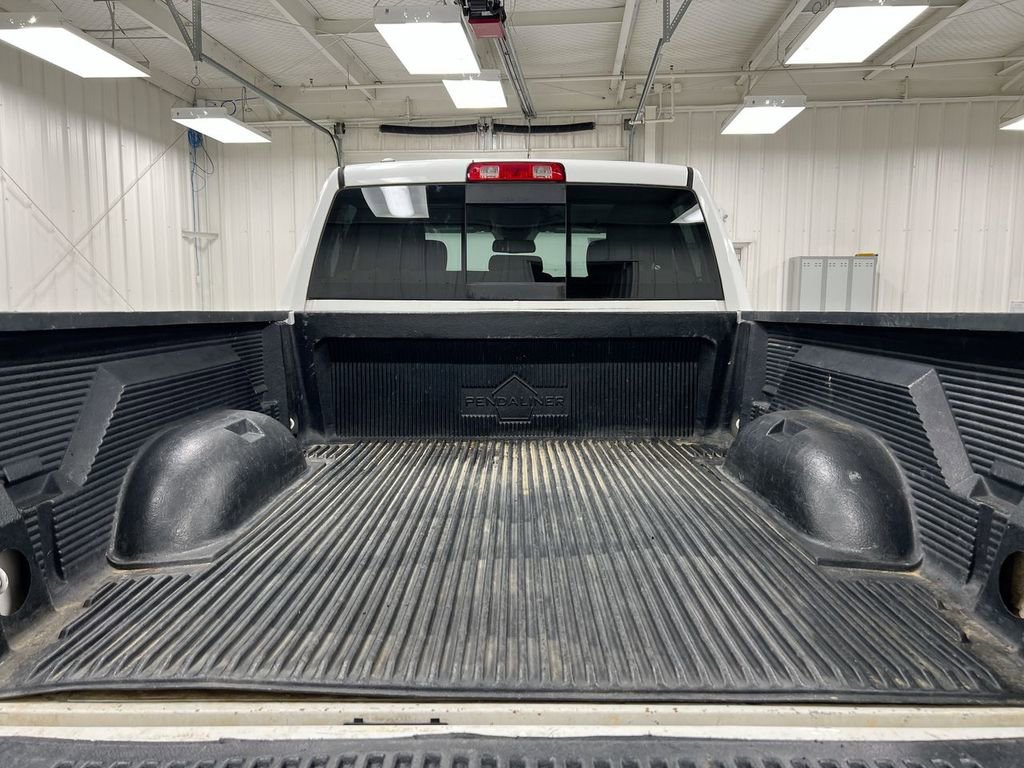 Used 2016 RAM 1500 Classic SLT AWD/4WD image 22
