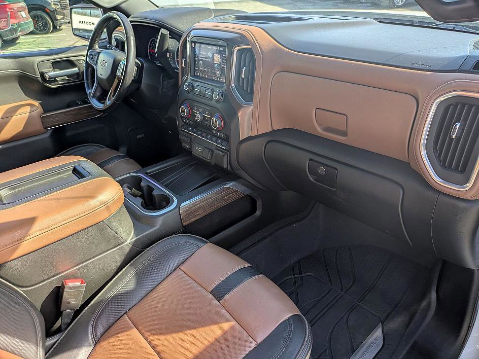Used 2022 Chevrolet Silverado 1500 High Country w/ Technology Package image 33