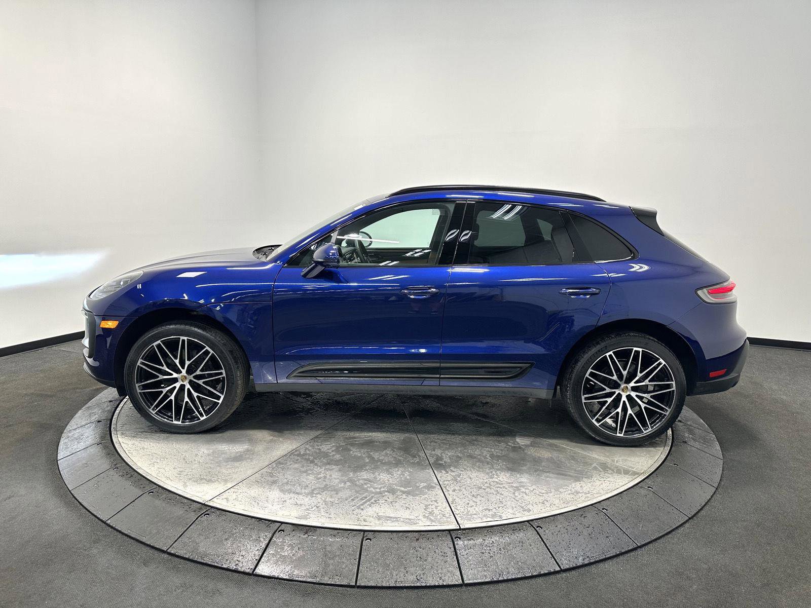 Certified 2026 Porsche Macan AWD/4WD image 2