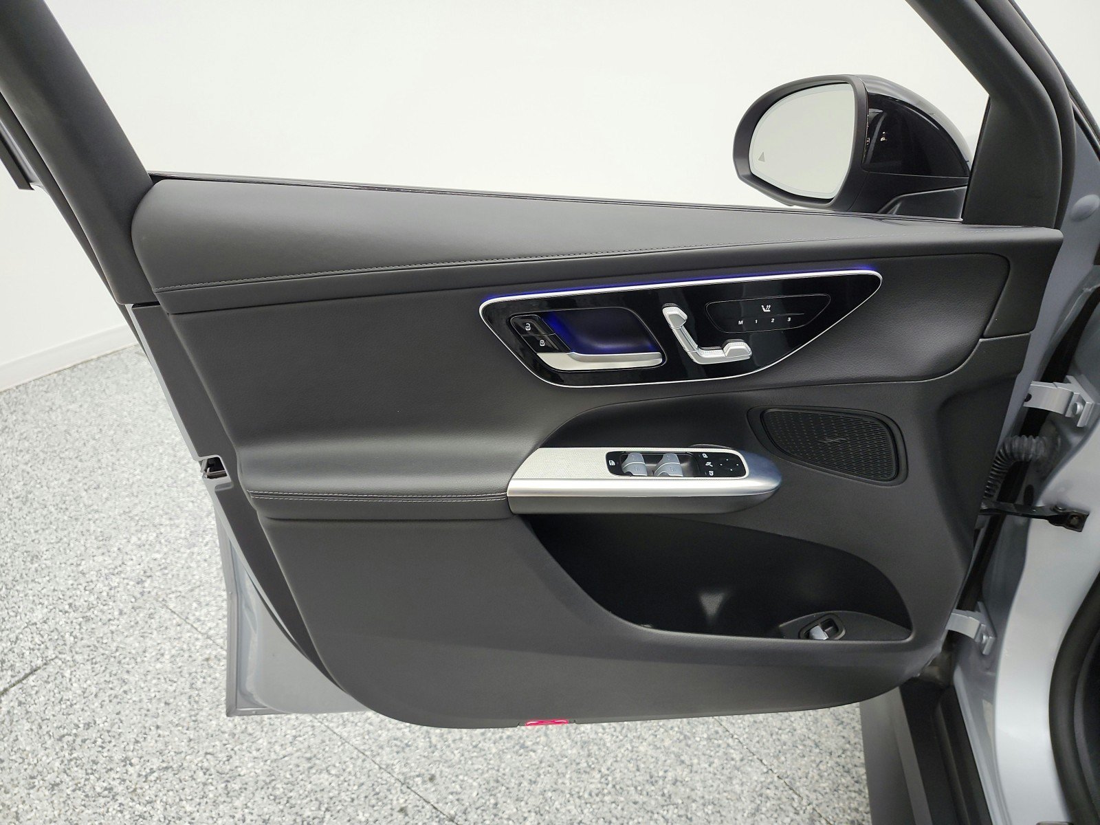 Used 2024 Mercedes-Benz GLC 300 4MATIC image 14