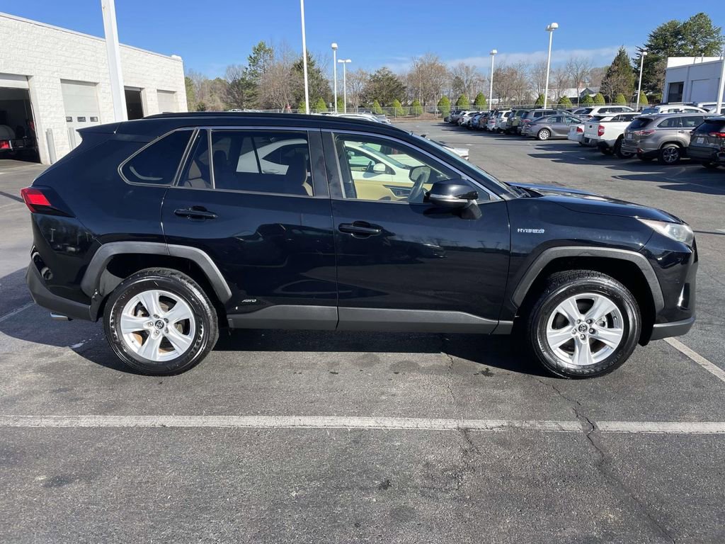 Used 2019 Toyota RAV4 XLE image 10