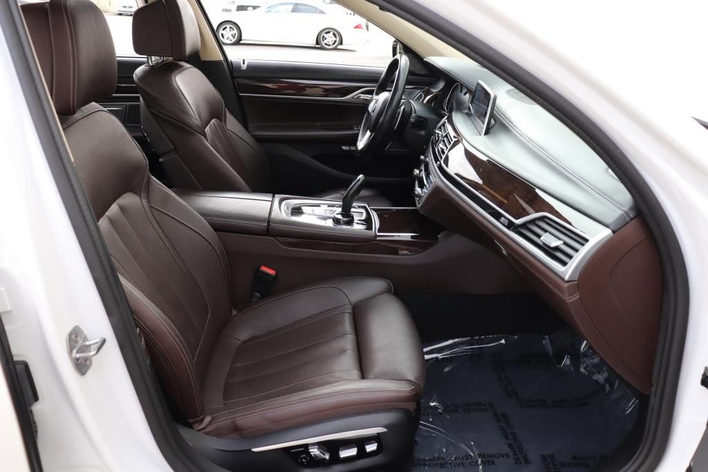 Used 2016 BMW 740i RWD image 32