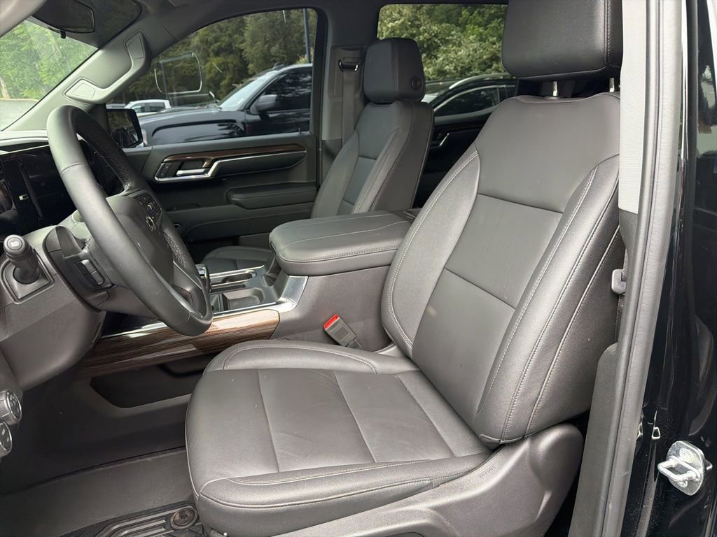 Used 2024 Chevrolet Silverado 1500 LT Trail Boss w/ LT Trail Boss Premium Package AWD/4WD image 15