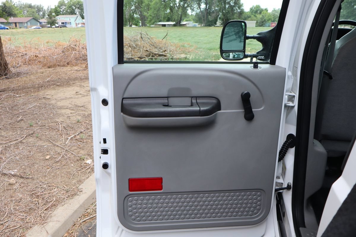 Used 2005 Ford F350 XL AWD/4WD image 25