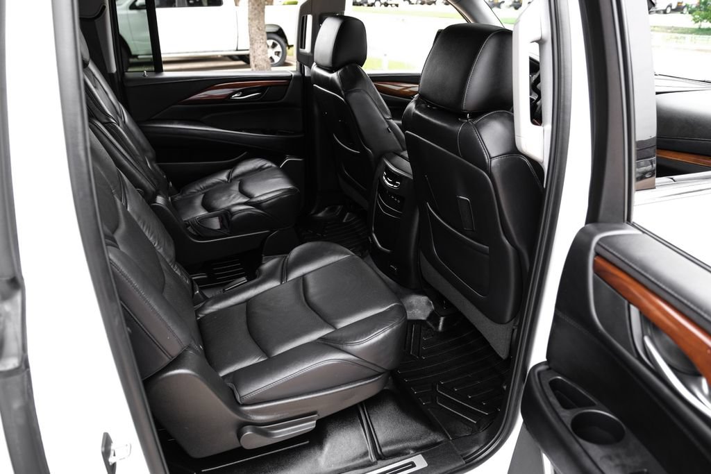 Used 2019 Cadillac Escalade ESV Premium Luxury RWD image 34
