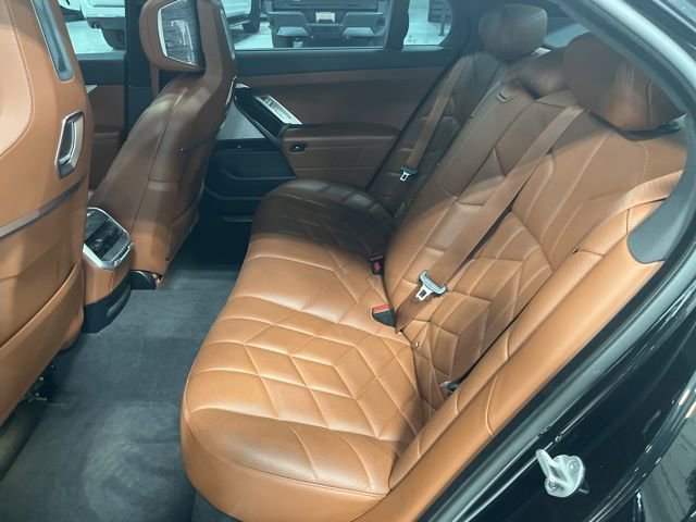 Used 2023 BMW 760i xDrive image 13
