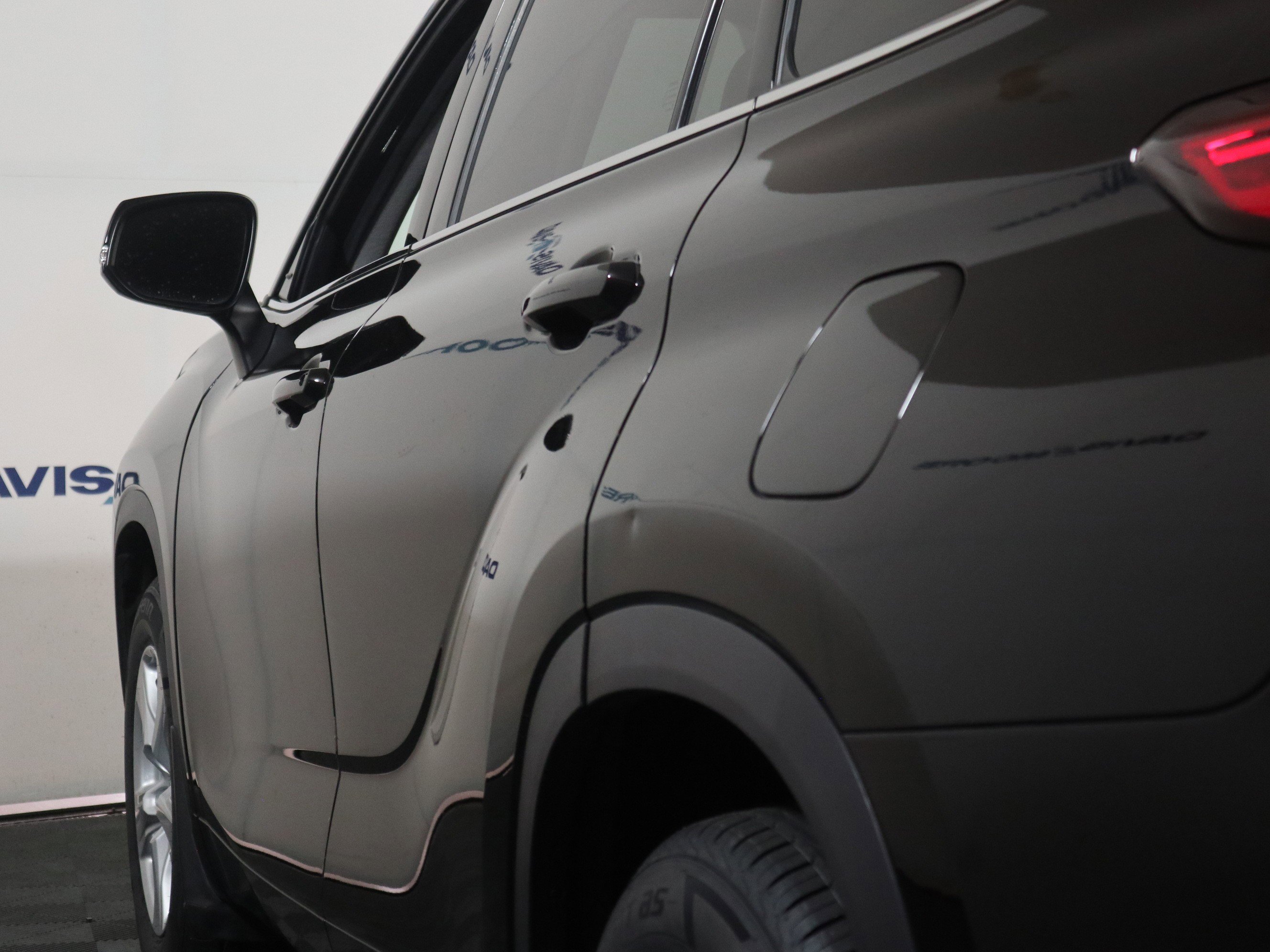 Used 2020 Toyota Highlander LE image 10