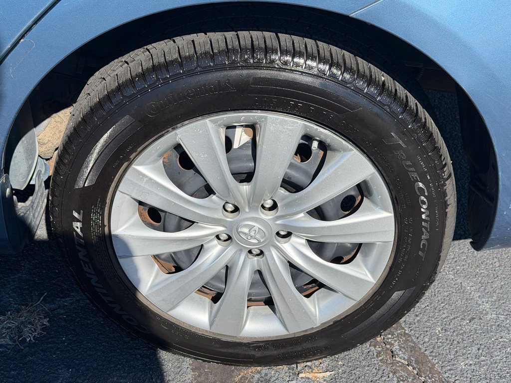 Used 2013 Toyota Corolla LE FWD image 26