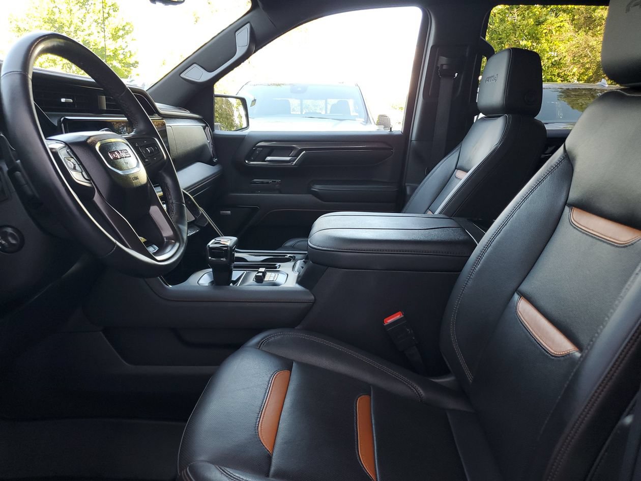 Used 2024 GMC Sierra 1500 AT4 w/ Technology Package AWD/4WD image 19