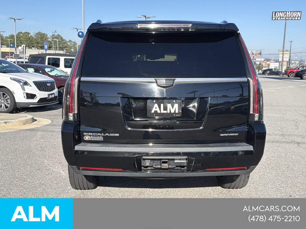 Used 2015 Cadillac Escalade Luxury RWD image 31