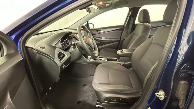 Used 2019 Chevrolet Cruze LT w/ Convenience Package FWD image 11