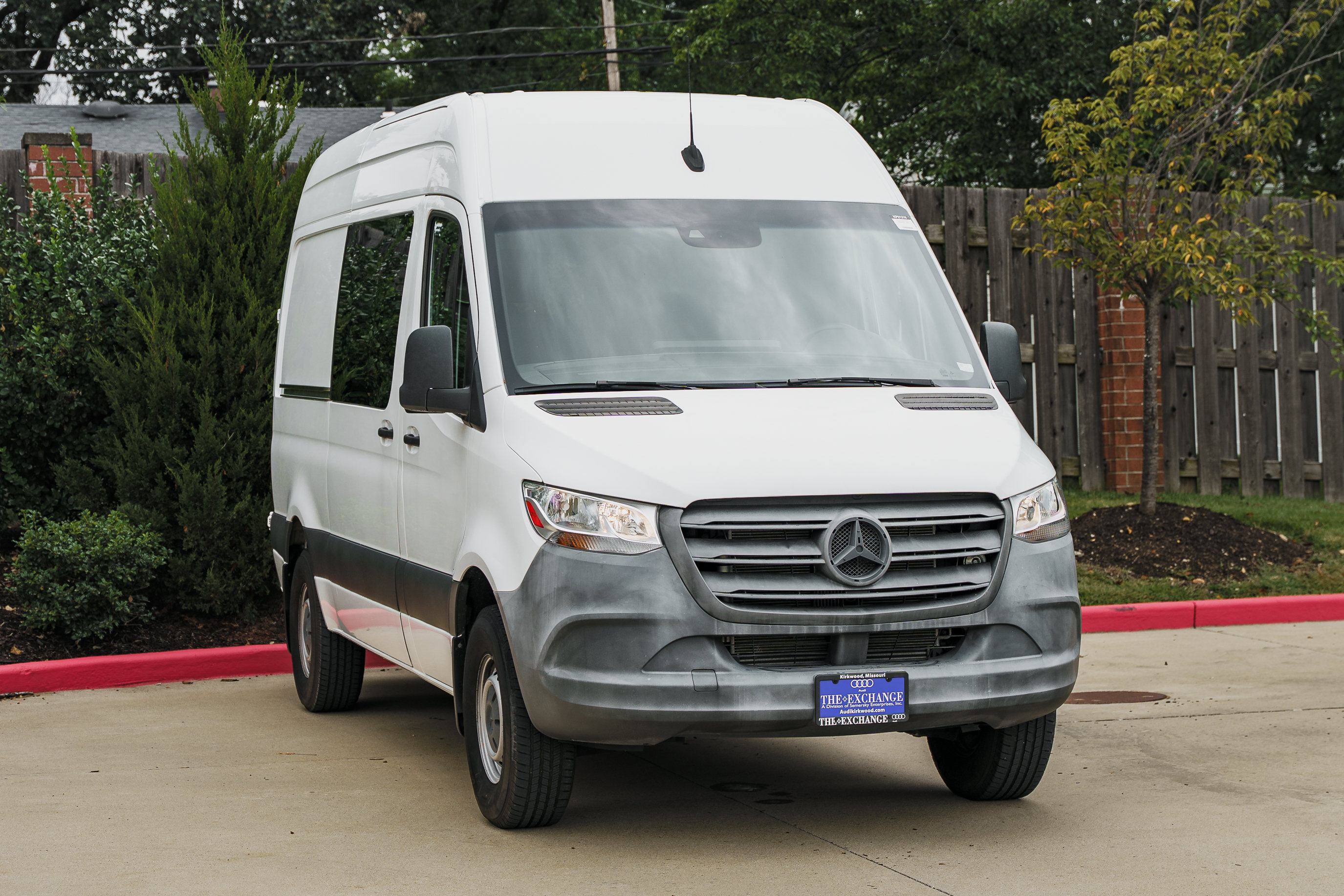 Used 2020 Mercedes-Benz Sprinter 2500 image 2