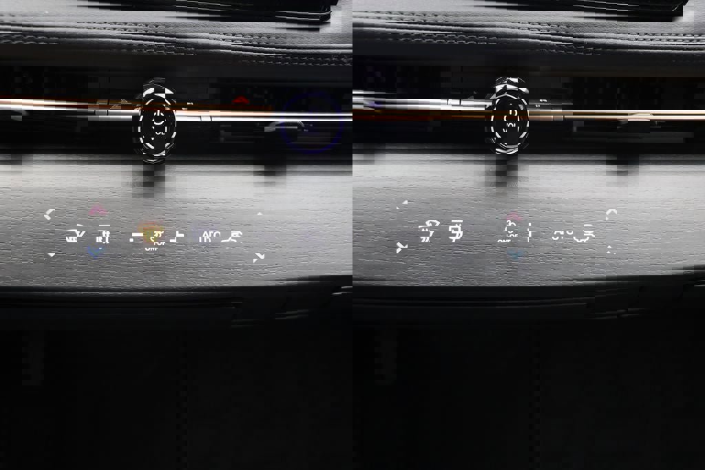 Used 2024 Nissan Ariya AWD image 24