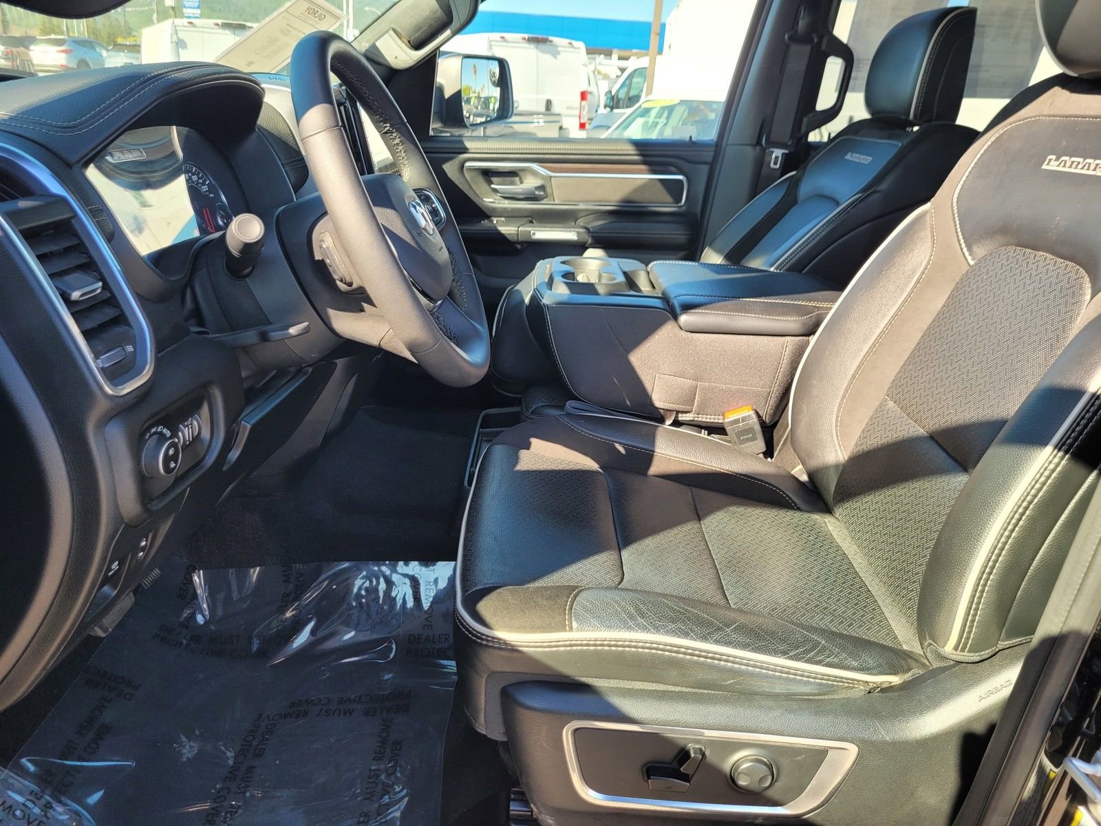 Used 2025 RAM 1500 Laramie image 15