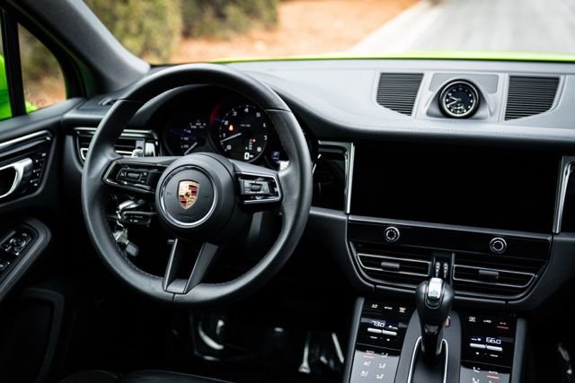 Used 2022 Porsche Macan S w/ Premium Package Plus image 36