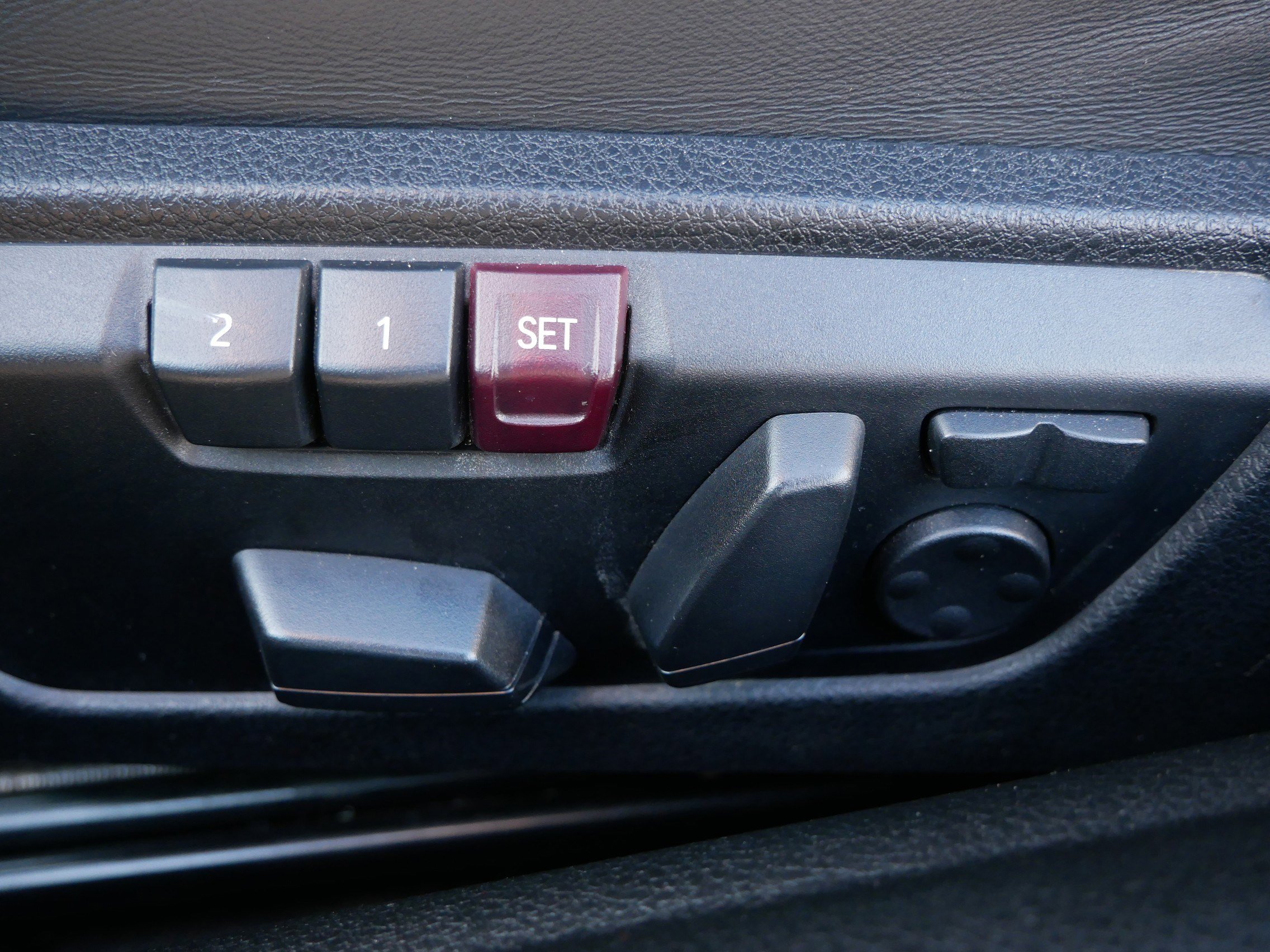 Used 2015 BMW M4 Convertible image 18